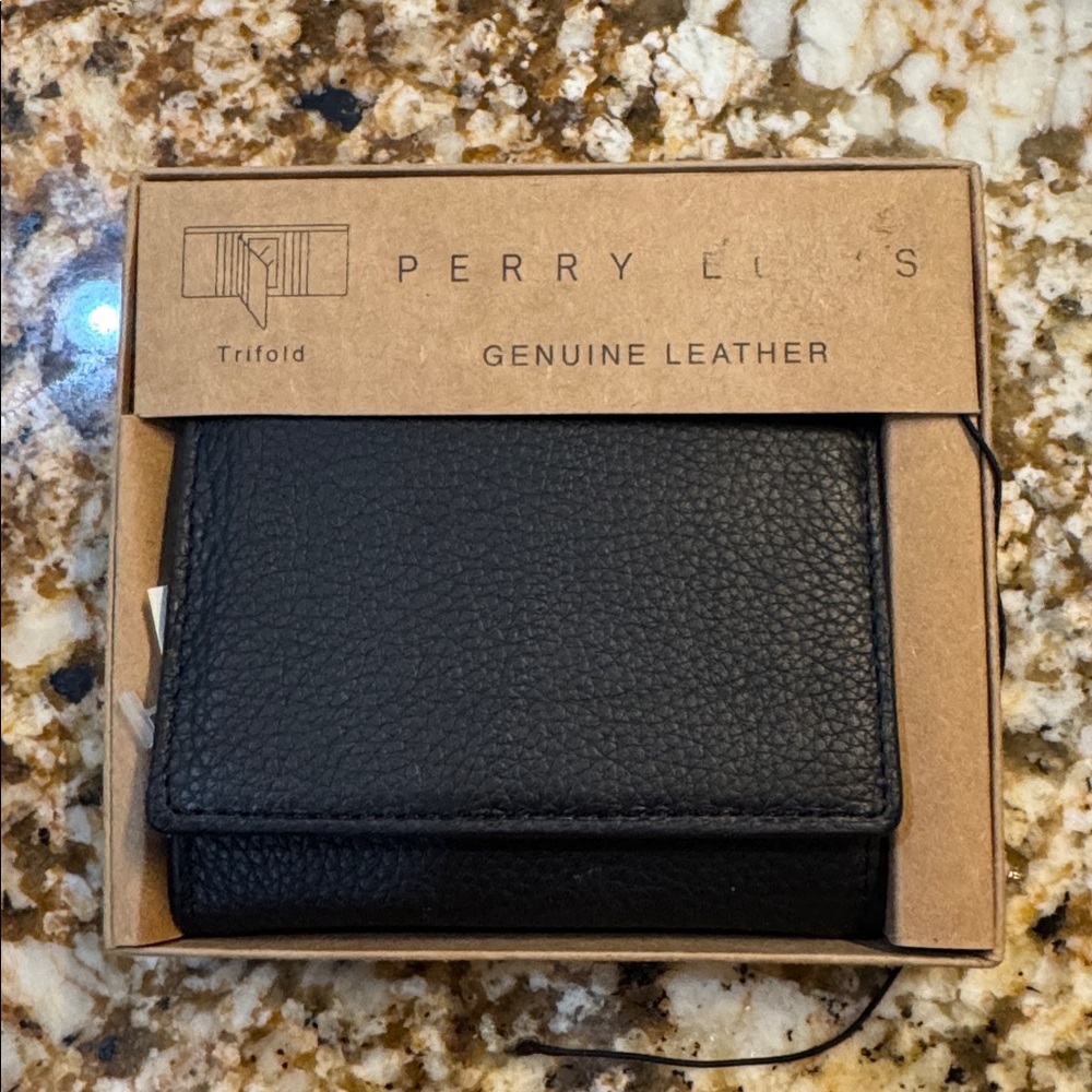 NEW IN BOX. PERRY‎ ELLIS WALLET